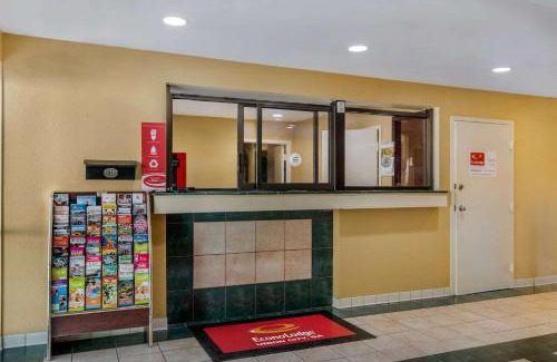 Union City Cabin | Econo Lodge Union City - Atlanta South