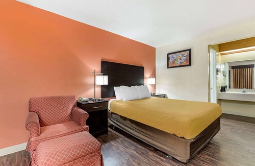 Urbandale Hotel | Econo Lodge Urbandale-Northwest Des Moines