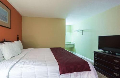 Decatur Cabin | Econo Lodge