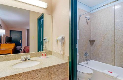 Decatur Cabin | Econo Lodge