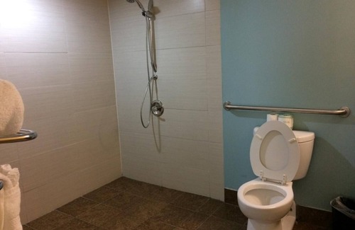 Fultondale Hotel | Econo Lodge