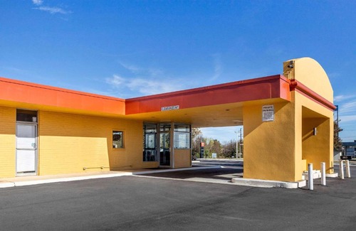 Gaffney Cabin | Econo Lodge