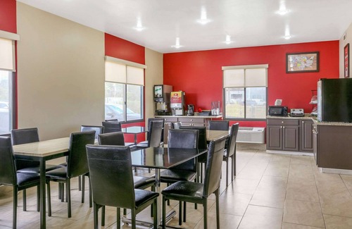 Joliet Hotel | Econo Lodge