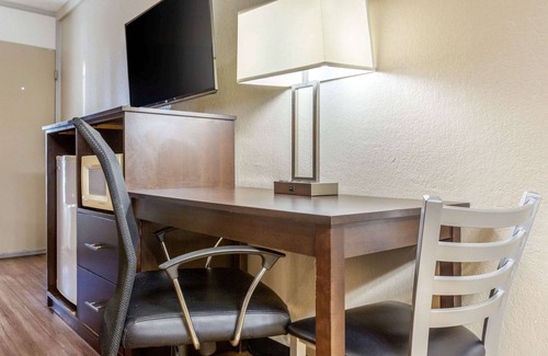 Joliet Hotel | Econo Lodge