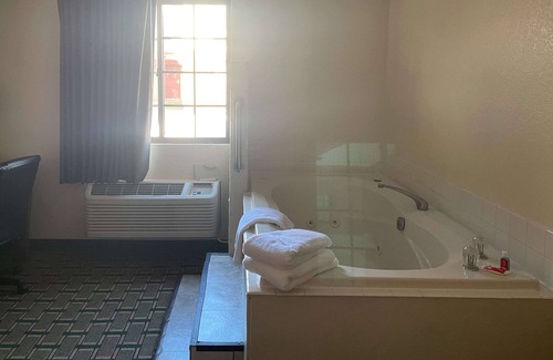 Kalamazoo Hotel | Econo Lodge