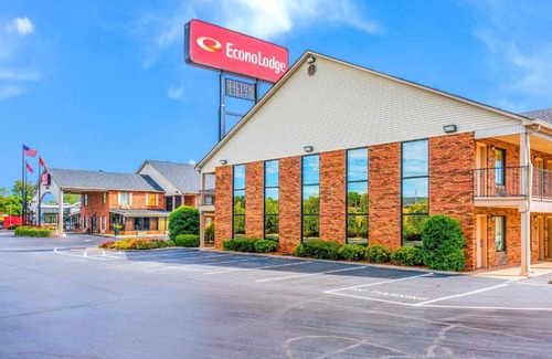Lebanon Cabin | Econo Lodge