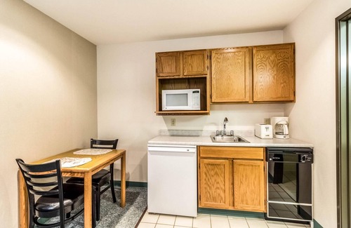 Valley City Hotel | Econo Lodge