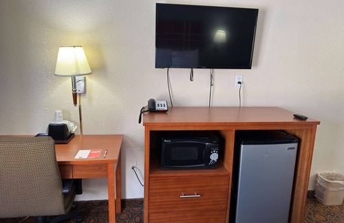 Waite Park Hotel | Econo Lodge