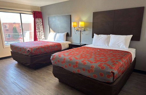 Waite Park Hotel | Econo Lodge