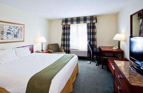 Wesley Chapel Cabin | Econo Lodge