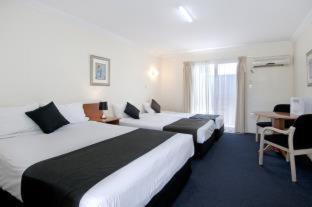 Waterford West Cabin | Econo Lodge Waterford