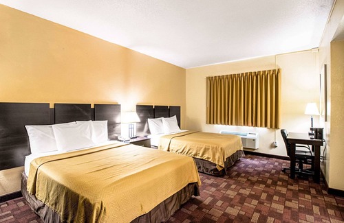 Watertown Hotel | Econo Lodge Watertown
