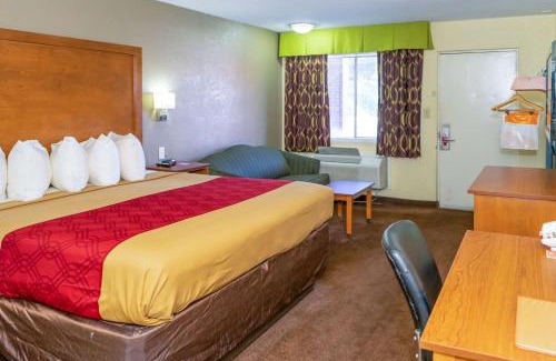 Weldon Cabin | Econo Lodge Weldon - Roanoke Rapids