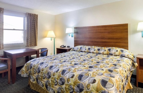 West Springfield Hotel | Econo Lodge West Springfield Hwy 5