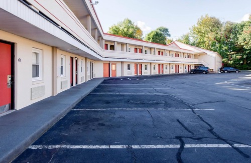 West Springfield Hotel | Econo Lodge West Springfield Hwy 5