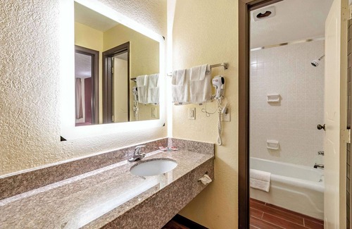Worthington Hotel | Econo Lodge Worthington