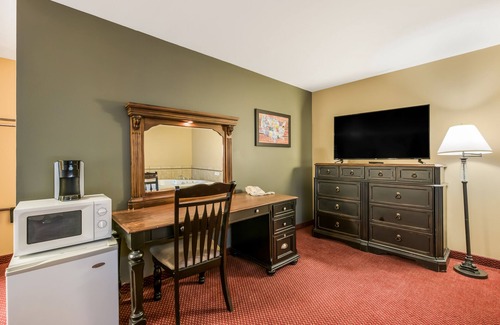 Rice Lake Hotel | EconoLodge by Choice Hotels Rice Lake
