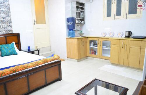 Greater Kailash Apartment | Economical Cozy 1BHK Prime Location South Delhi 1