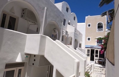 Perissa Apartment | Economy 4 persons Studio 30 meters from Perissa Beach