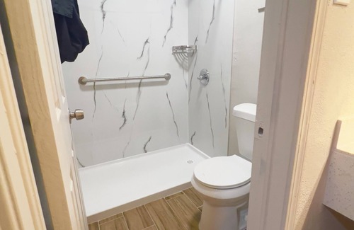Tulsa Hotel | Economy Inn and Suites