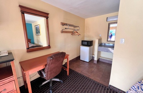 Pauls Valley Hotel | Economy Inn Express