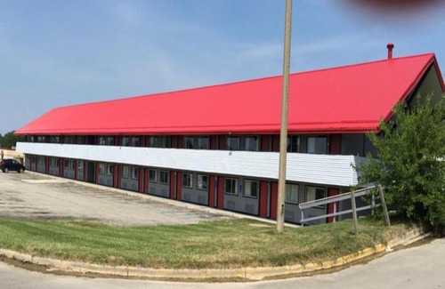 Holland Hotel | Economy Inn of Holland