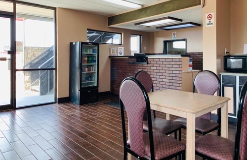 Holland Hotel | Economy Inn of Holland