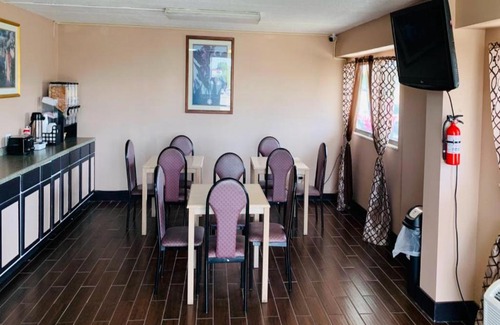 Holland Hotel | Economy Inn of Holland
