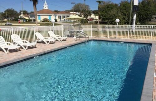 Cypress Gardens Hotel | Economy Suites