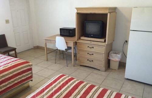 Cypress Gardens Hotel | Economy Suites