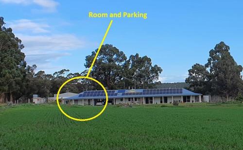 Forest Hill House | Eddies Beach Farm - King Bed - Room