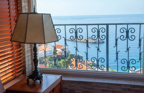 Sveti Stefan House | Edelweiss Deluxe Villa