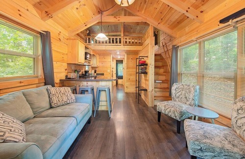 Lookout Valley Neighborhood Association Apartment | Eden Cabin | Forested Tiny Home on Lookout Mtn.