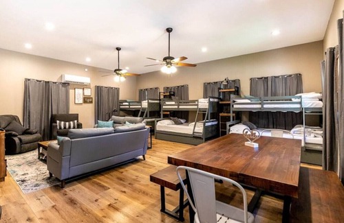 Negreet House | Eden Cove 4 Kayaks Perfect Midlake location