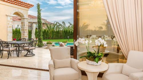 Sunny Beach Villa | Eden Park Luxury Villas
