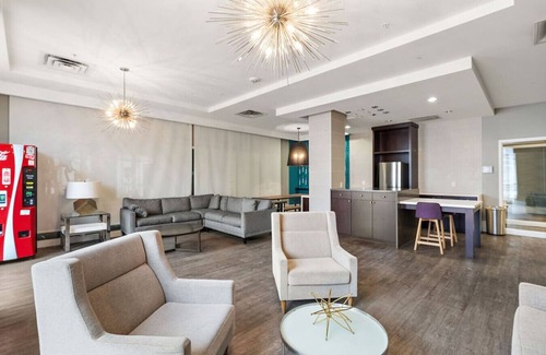 Downtown Minneapolis Apartment | Eden Studio | Free Parking, Central, Gym Fast WIFI