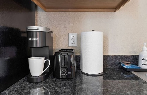 Downtown Minneapolis Apartment | Eden Studio | Free Parking, Central, Gym Fast WIFI