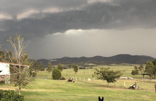 Quorrobolong House | 'Edenview' 6 bedroom farmstay home on beautiful 5 Acres in the Hunter Valley