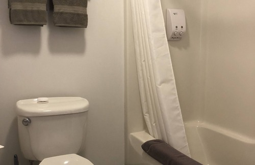 New Lisbon Hotel | Edge Of The Woods Motel