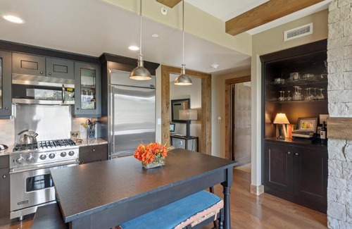 Steamboat Springs Apartment | Edgemont 2504 - Luxury Ski-in Ski-out Condo