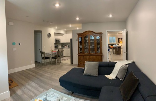 Edgemont Villa | Edgemont Jewel in the heart of Edgemont Village - Perfect destination.