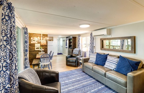 Edgemont House | Edgemont Waterfront Cabin Rental w/Beach Access!
