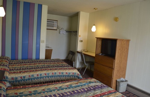 De Soto Hotel | Edgetowner Motel