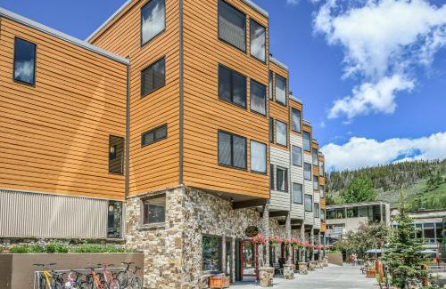Lakeside Village House | Edgewater 1436 by SummitCove Lodging