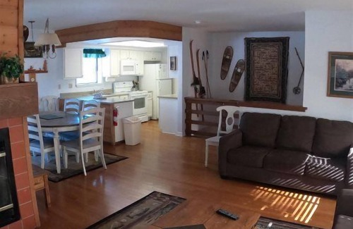 June Lake Condo | Edgewater #8, upgraded unit w/beautiful views of June Lake