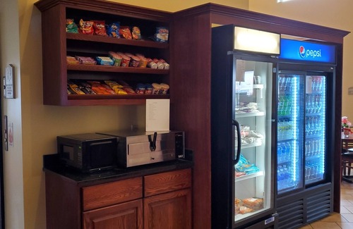 Fairbury Hotel | Edgewood Hotel & Suites