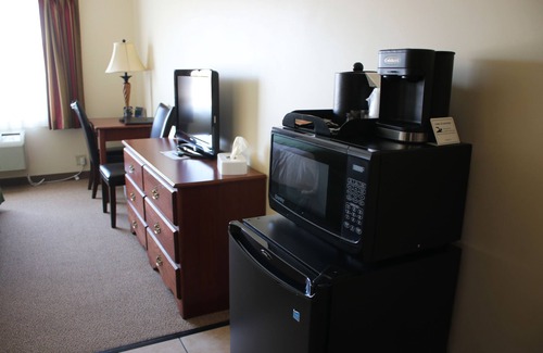 Fairbury Hotel | Edgewood Hotel & Suites