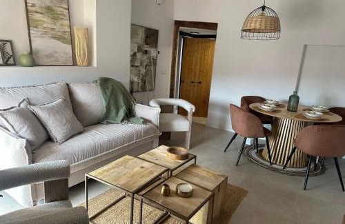 Old Town Apartment | Edificio El Navegante Cuenca Centro by Renthas