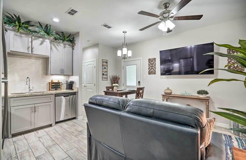 Edinburg Apartment | Edinburg Apartment: Close to Dtwn Shopping!