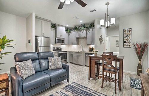 Edinburg Apartment | Edinburg Apartment: Close to Dtwn Shopping!
